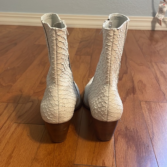 White Matisse caty boot size 9.5 - Picture 4 of 7